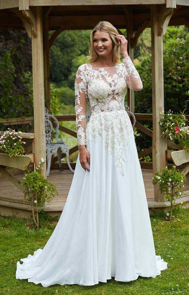 Romantica Melanie Sale Wedding Dress Dress Fits Size 12-14