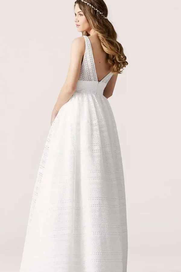 08-3970 Lilly Wedding Dress