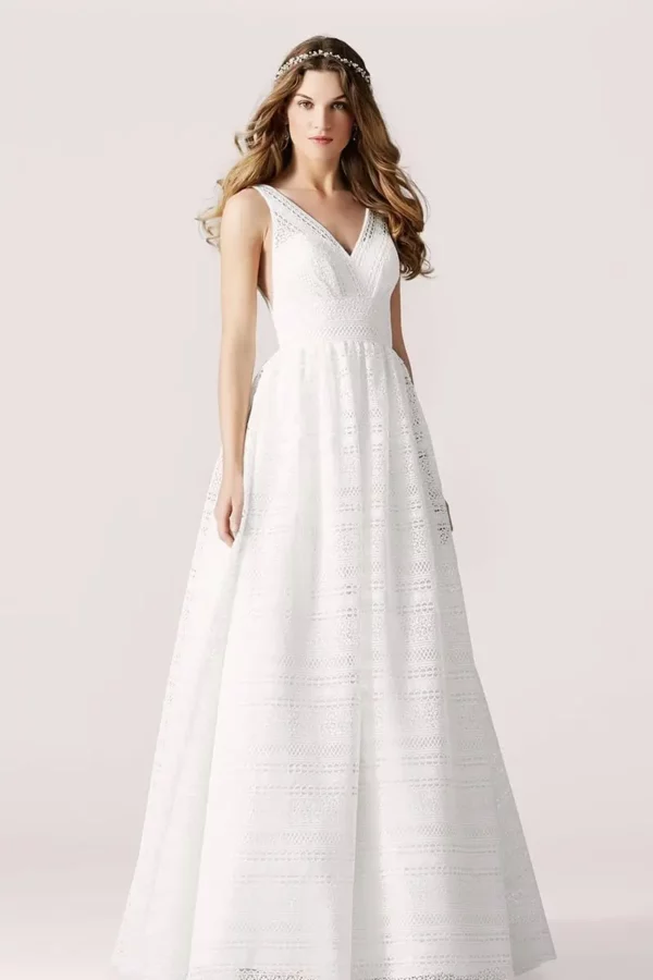 08-3970 Lilly Wedding Dress