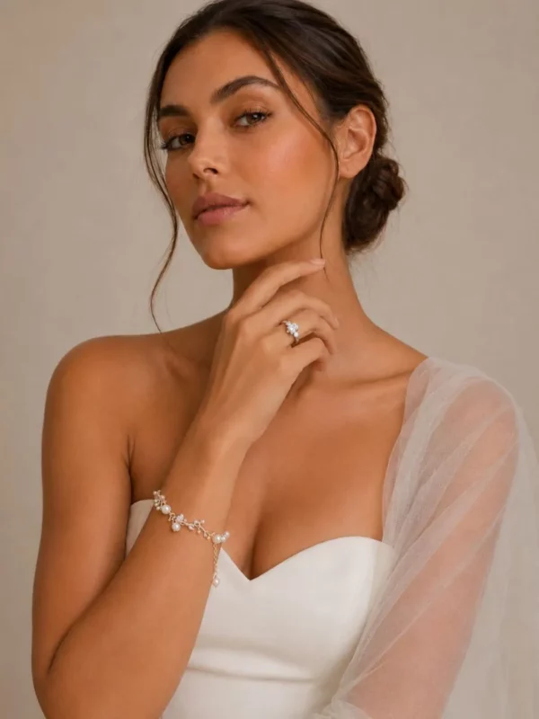 1583 Silver Meghan Adjustable Ring - Athena silver adjustable crystal ring with large zirconia centre stone and clear crystals