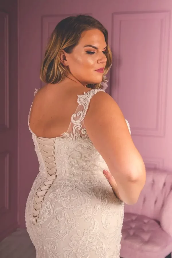 BE40 Victoria Kay Beauty plus size bridal back detail