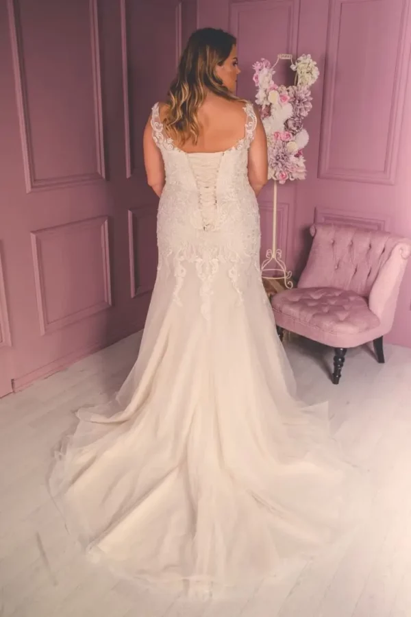 BE40 Victoria Kay Beauty plus size bridal back