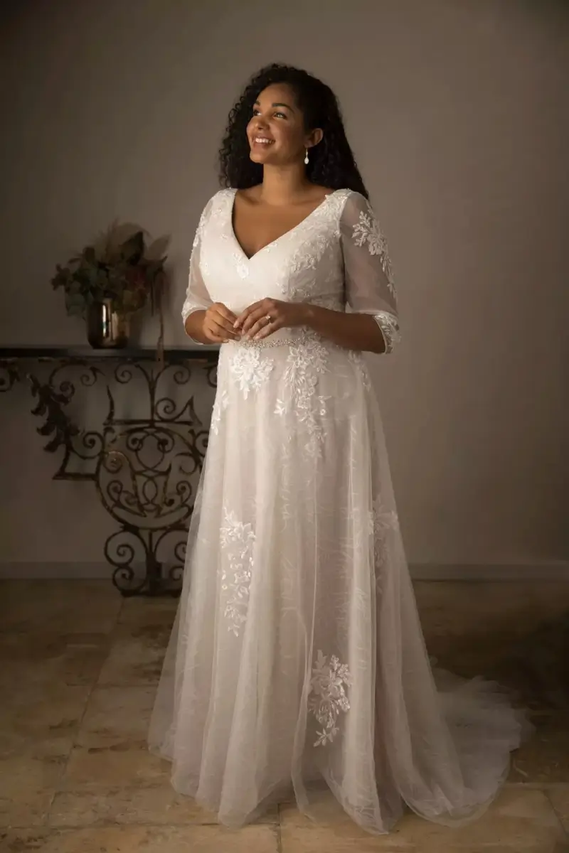 Nina TC-W434 True Curves front view with sweetheart neckline and lace 3/4 sleeves