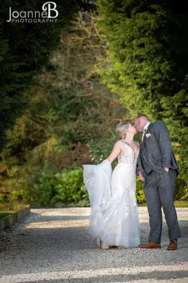 Joanne B Wedding Photography couple kissing