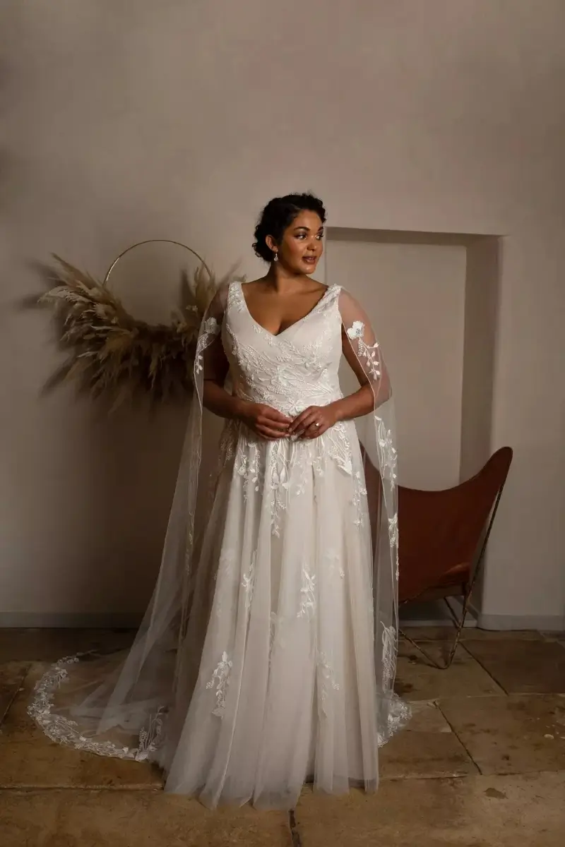 True Curves Rhodes TC-W442 wedding dress