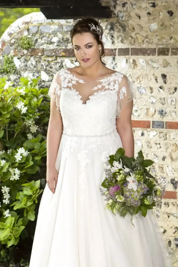 True Curves Brielle TC-W405 wedding dress front