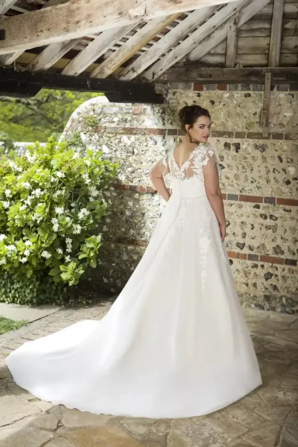 True Curves Brielle TC-W405 wedding dress back