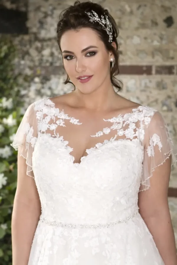 True Curves Brielle TC-W405 wedding dress front detail