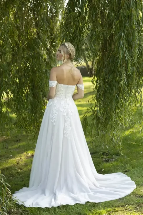 Skye W390 True Bride