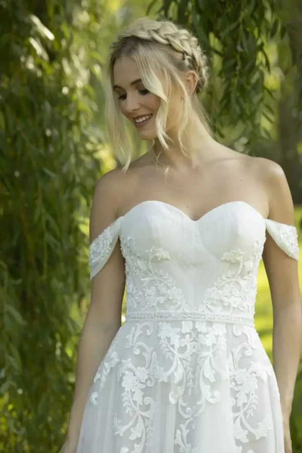 Skye W390 True Bride
