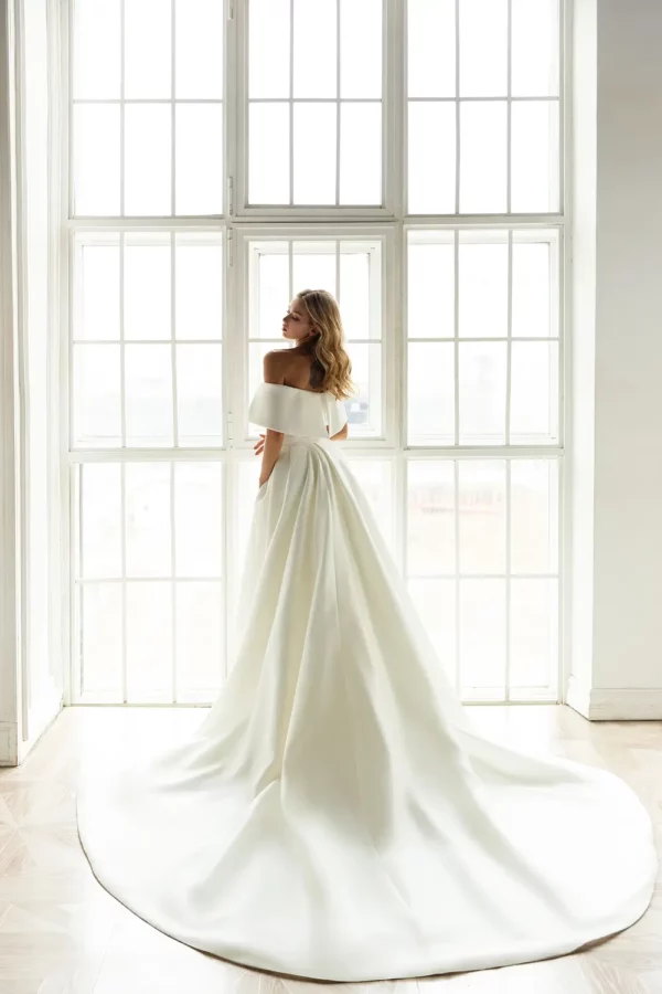Eva Lendel Jess wedding dress back