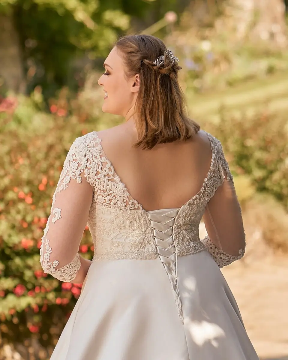PH8038 Envy by Phoenix: Curvy Elegance for Weddings - Wedding