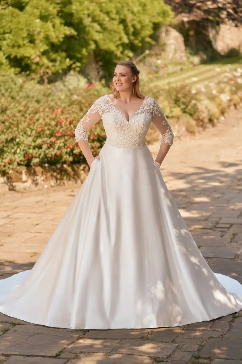Envy by Phoenix Eleanor PH8038 wedding dress