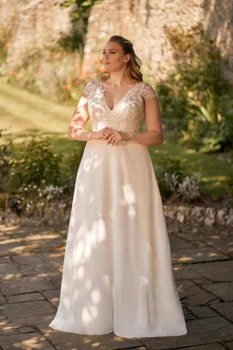 Envy by Phoenix Esme PH8049 wedding dress