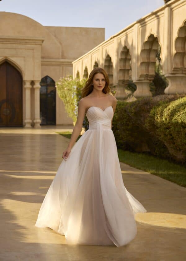 Cornelie GBS Herve Paris romantic A-line wedding dress with sweetheart neckline and flowing skirt