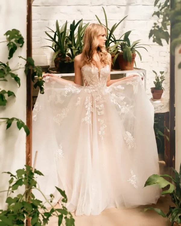 Phoenix Gowns Pippa PH23100 wedding dress