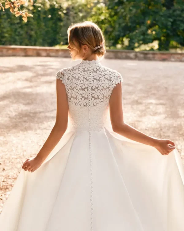 Phoenix Gowns Phoebe PH1004 wedding dress back detail
