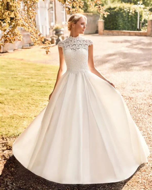 Phoenix Gowns Phoebe PH1004 wedding dress