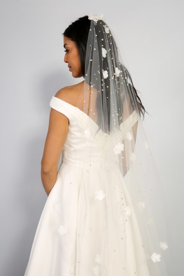V332 Pearl Floral Waterfall Veil: Luxurious Elegance - Wedding