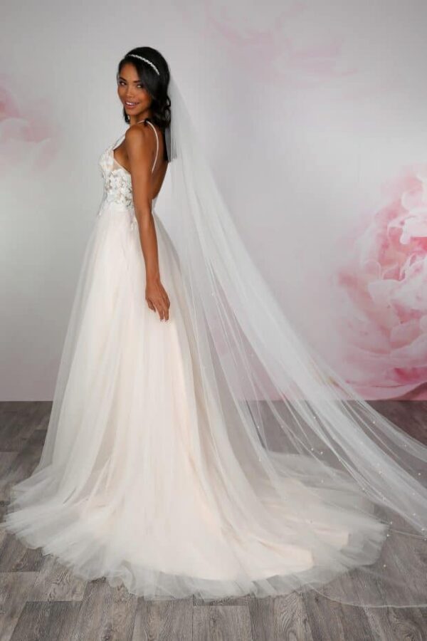 VW101 Pearl and Diamante Embroidered Edge Scatter Veil