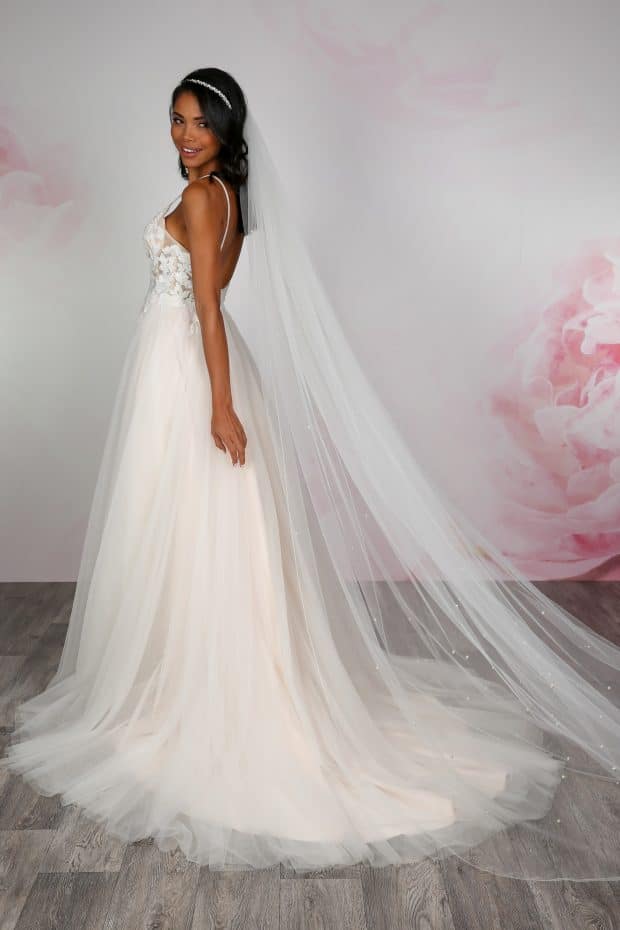 VW101 Pearl and Diamante Embroidered Edge Scatter Veil