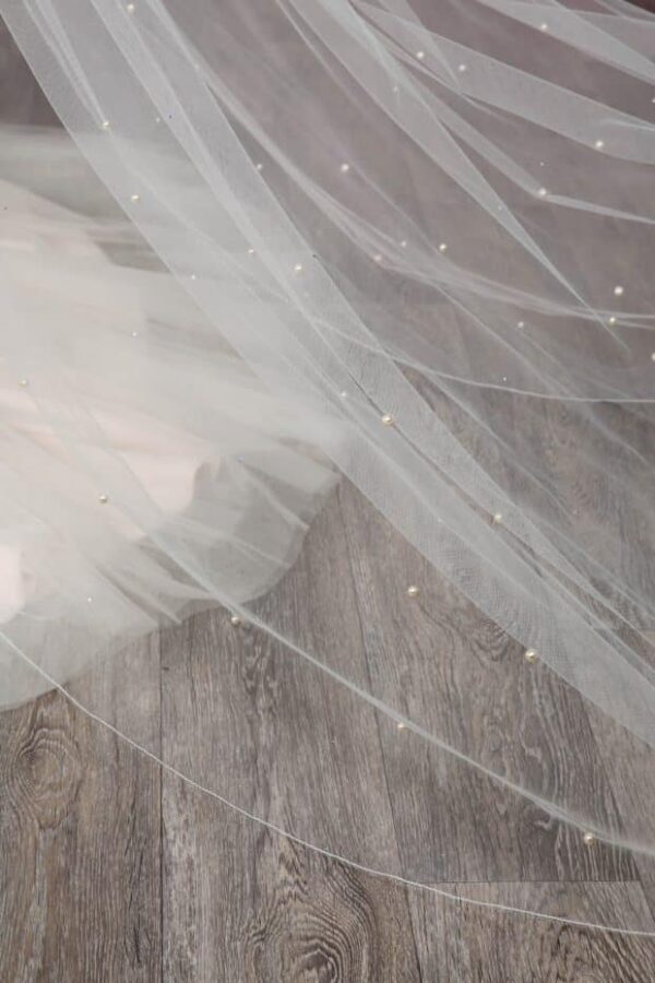 VW101 Pearl and Diamante Embroidered Edge Scatter Veil