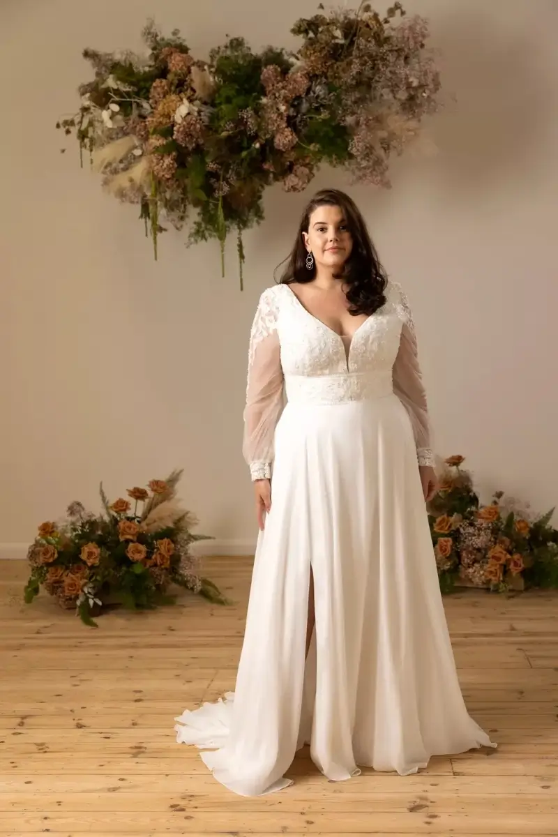 Leonora TC-W481 True Curves wedding dress
