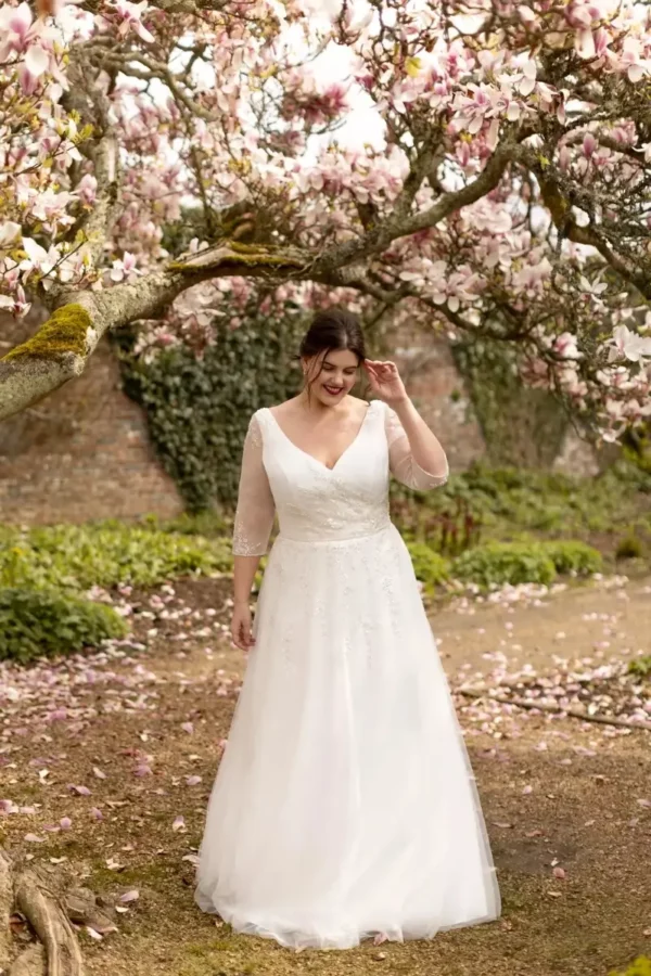 Toni TC-W460 True Curves wedding dress