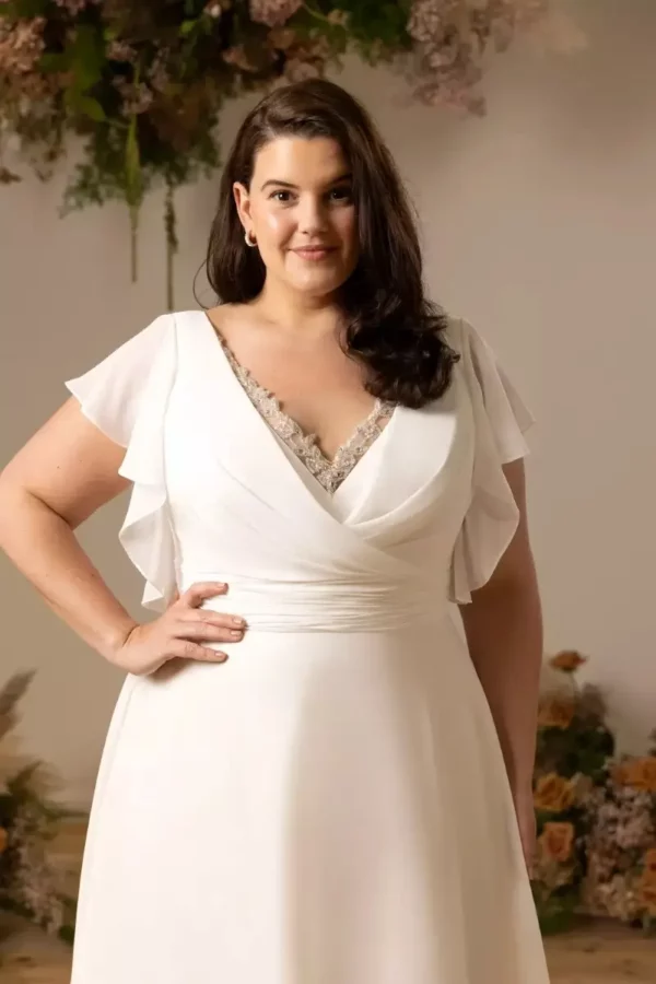 Amara TC-W489 True Curves wedding dress front detail