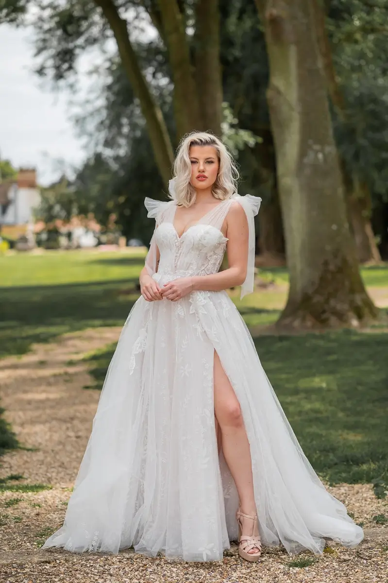 Phoenix Gowns Pixie 23131 wedding dress