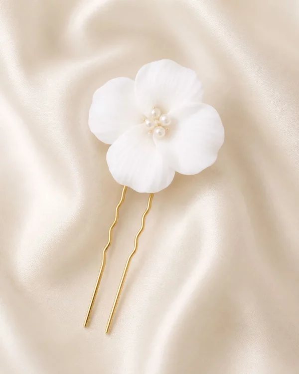 Close-up of PBH7062 floral bridal hair pin with delicate flower detail.
