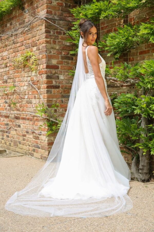 Richard Designs C643B Lucent Tulle Veil