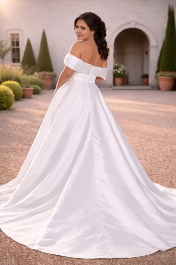 Sariah Curve Romantica of Devon