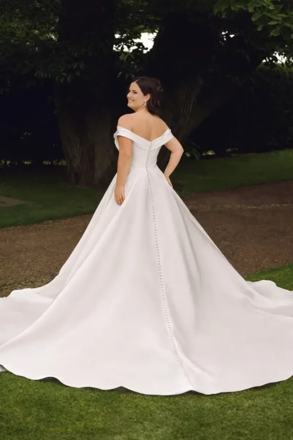 Phoenix Gowns Rebecca PH1044 wedding dress back