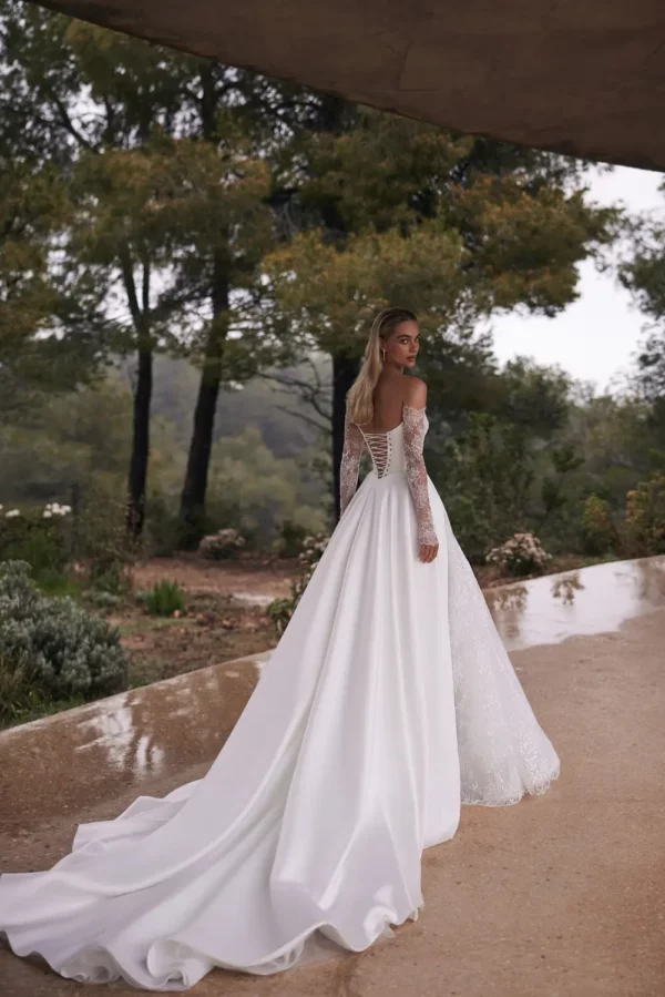 Aston Eva Lendel