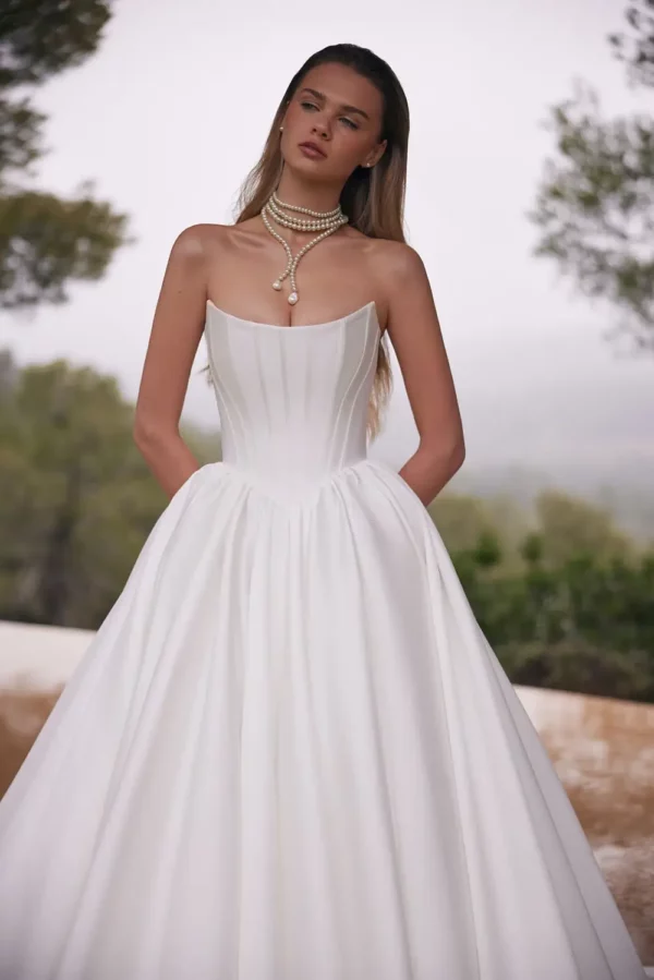 Eva Lendel Lake wedding dress front detail