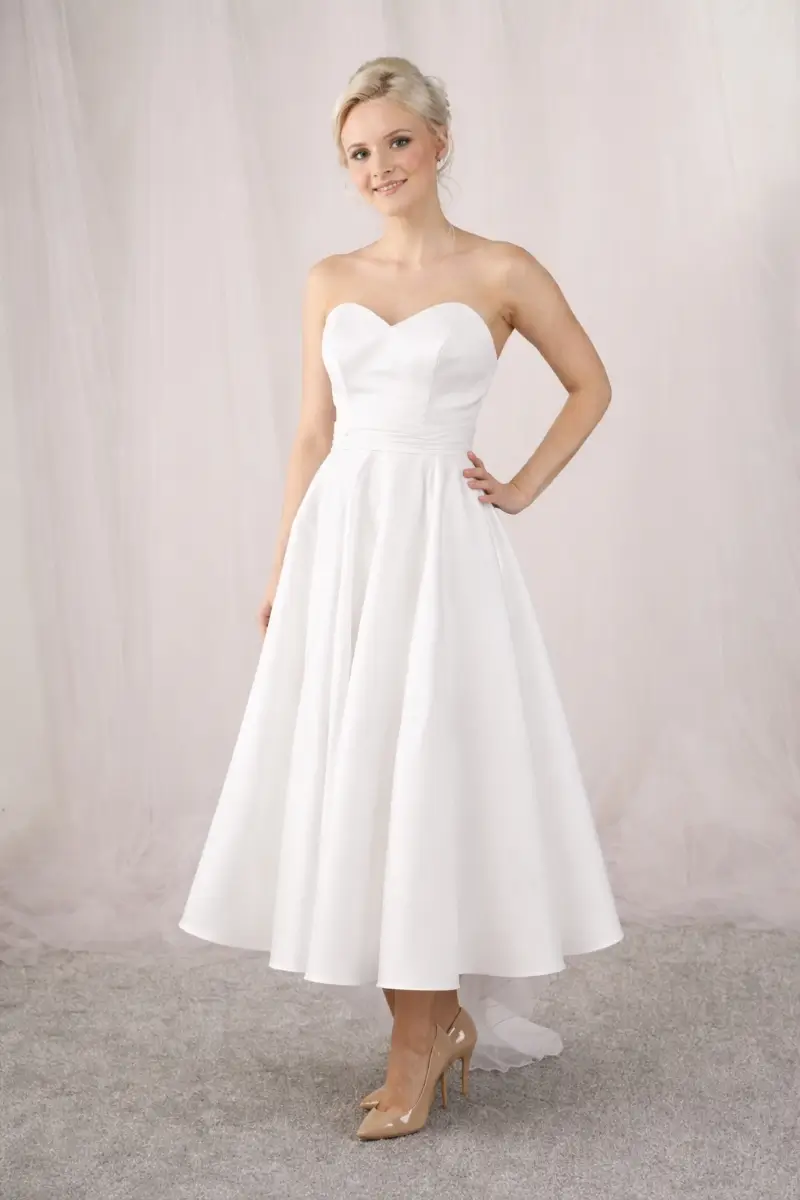 EB7513 &ndash; Tea-Length & Mini Wedding Dress