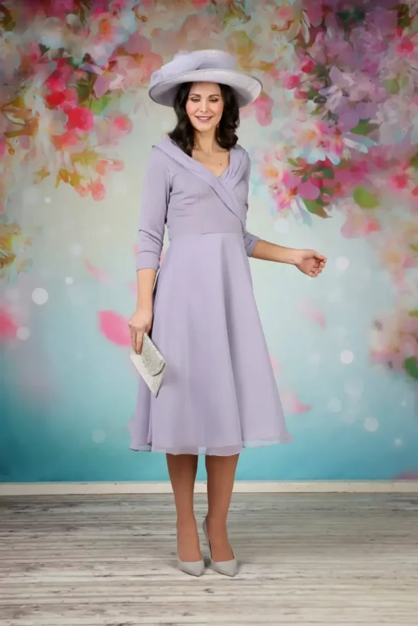 EBED068 &ndash; Tea-Length & Mini Wedding Dress