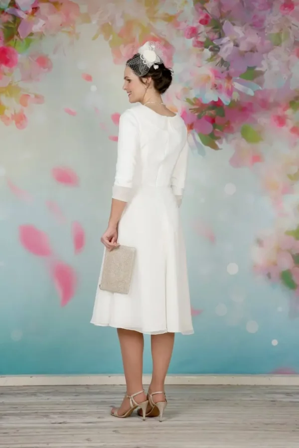 EBED068 &ndash; Tea-Length & Mini Wedding Dress