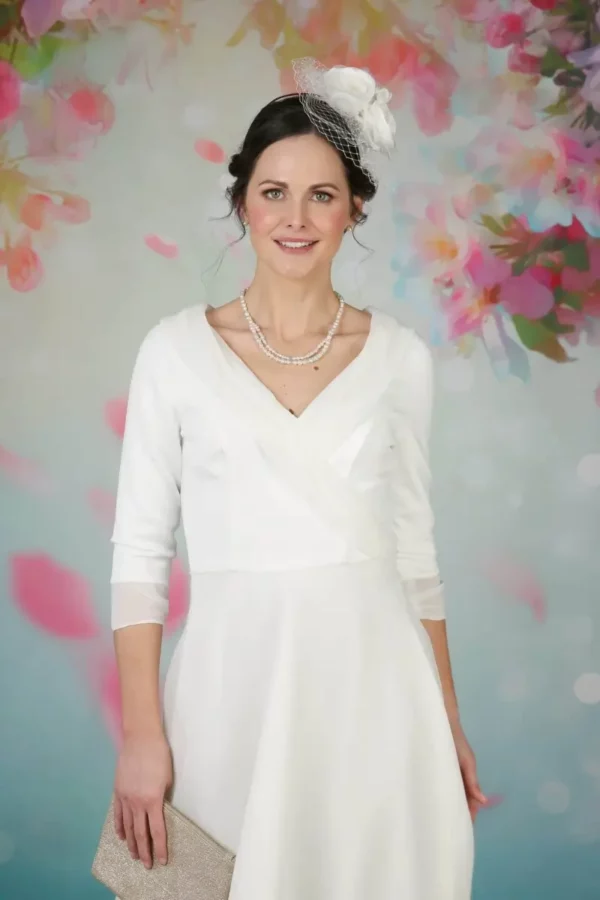 EBED068 &ndash; Tea-Length & Mini Wedding Dress