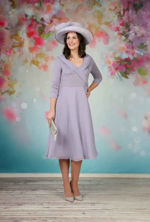 EBED068 &ndash; Tea-Length & Mini Wedding Dress